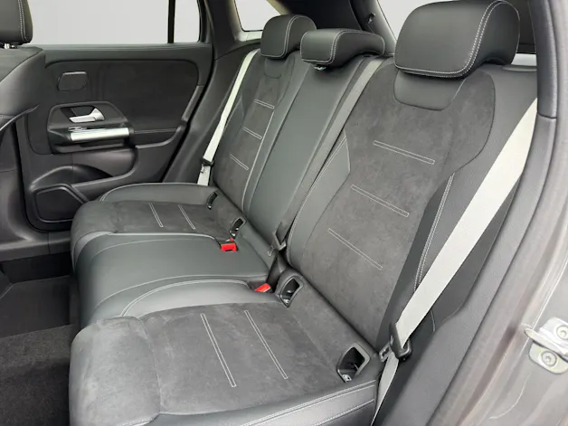 Mercedes-Benz GLA 200 Night Star 7G-DCT