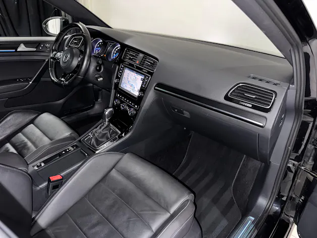 VW Golf 2.0 TSI R 4Motion DSG | CH |