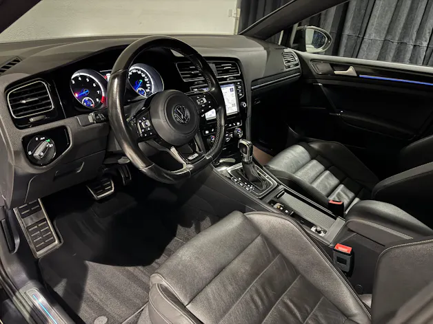 VW Golf 2.0 TSI R 4Motion DSG | CH |