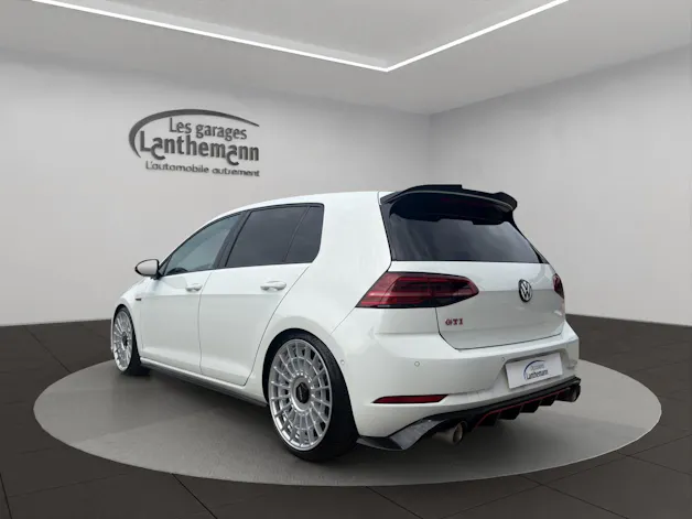 VW Golf 2.0 TSI GTI Performance