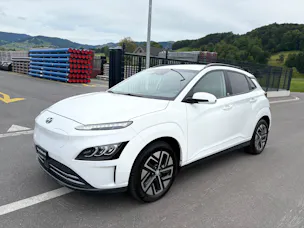 Hyundai Kona EV Amplia