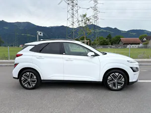 Hyundai Kona EV Amplia