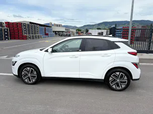 Hyundai Kona EV Amplia