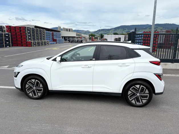 Hyundai Kona EV Amplia