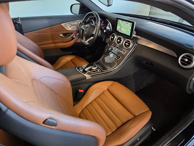 Mercedes-Benz C 300 Coupé AMG Line