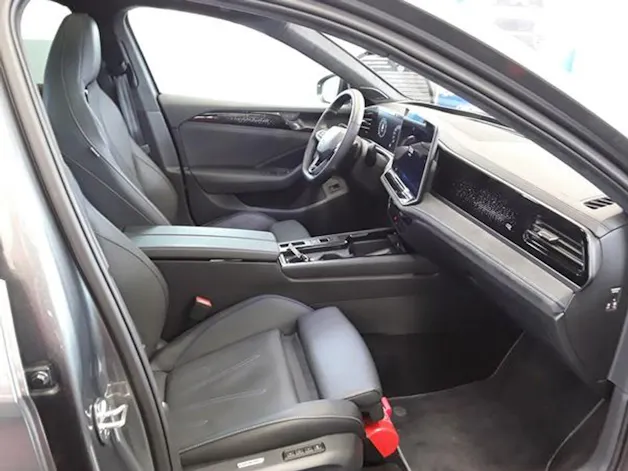 VW Passat Variant 2.0 TSI evo4 R-Line 4 Motion DSG 5 Jahre 100tkm VW Werksgarantie