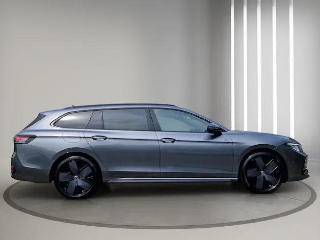VW Passat Variant 2.0 TSI evo4 R-Line 4 Motion DSG 5 Jahre 100tkm VW Werksgarantie