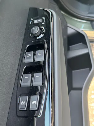KGM -SsangYong Musso 80,6 kWh Platinum 4WD
