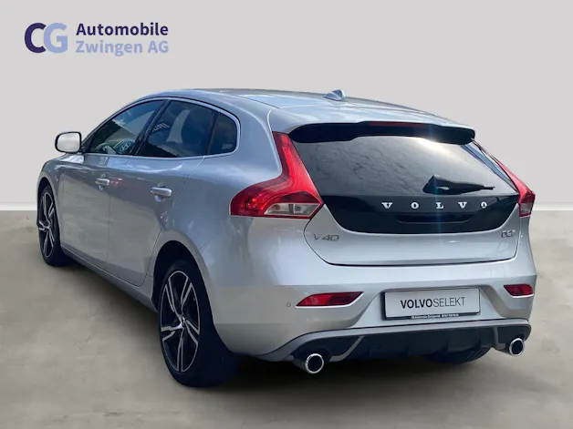 Volvo V40 D2 Momentum R-Design