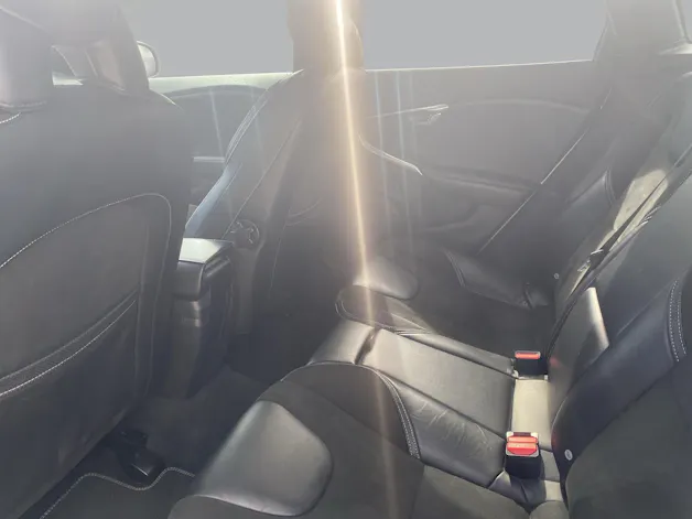 Volvo V40 D2 Momentum R-Design