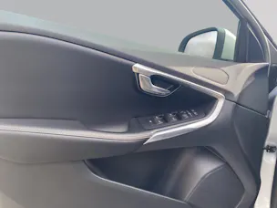 Volvo V40 D2 Momentum R-Design