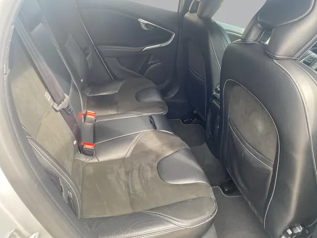 Volvo V40 D2 Momentum R-Design