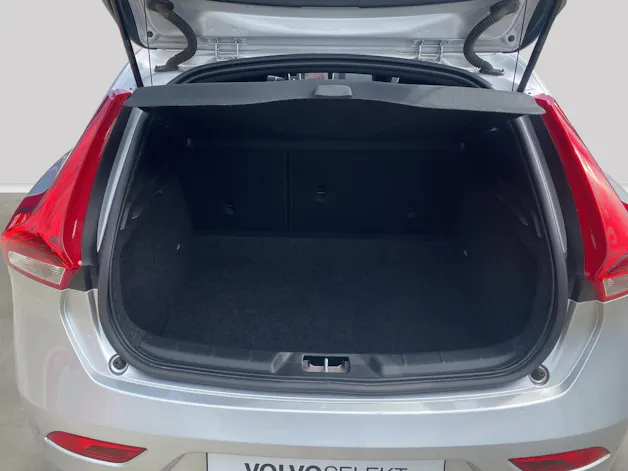 Volvo V40 D2 Momentum R-Design