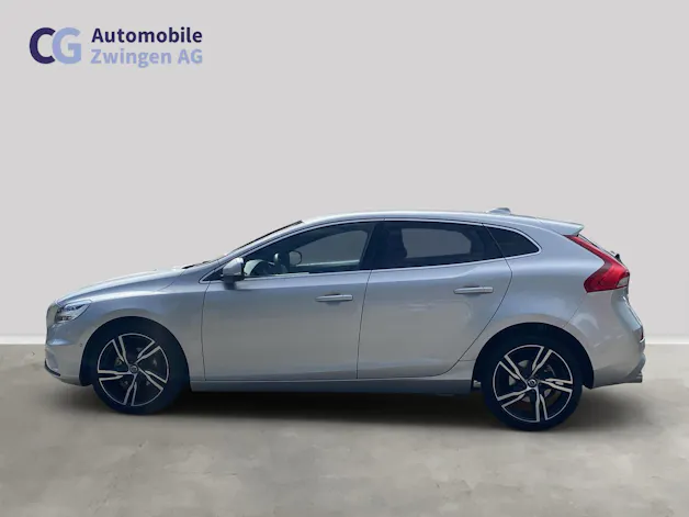 Volvo V40 D2 Momentum R-Design