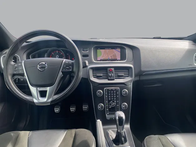 Volvo V40 D2 Momentum R-Design