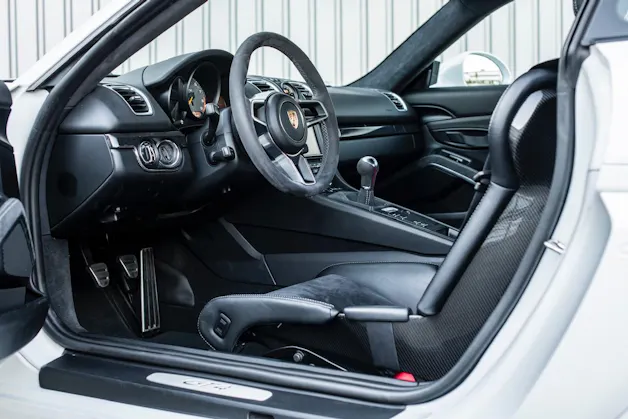 Porsche Cayman GT4 MR