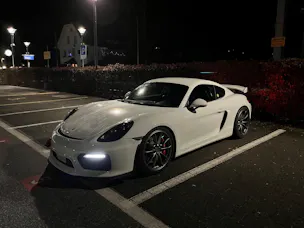 Porsche Cayman GT4 MR
