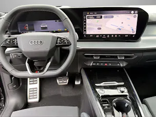 Audi Q3 SUV e-hybrid 200 kW S tronig