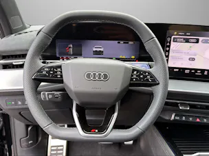 Audi Q3 SUV e-hybrid 200 kW S tronig