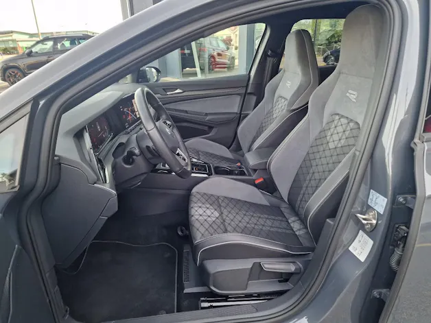 VW Golf 1.5 eTSI mHEV ACT R-Line DSG