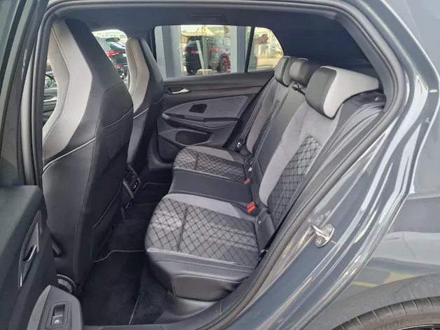 VW Golf 1.5 eTSI mHEV ACT R-Line DSG