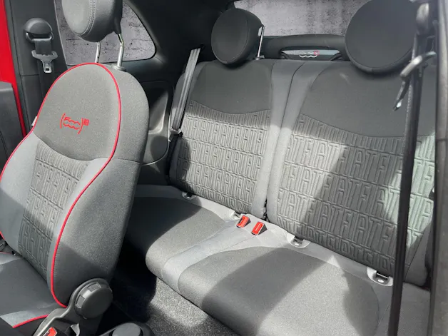 Fiat 500C 1.0 Hybrid Red