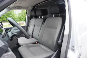 VW T6.1 2.0 TDI EINBAU-SCHRÄNKE 3200 KG!!!