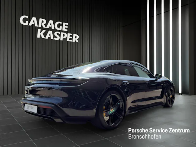PORSCHE Taycan Turbo S