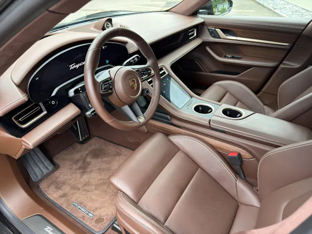 PORSCHE Taycan Turbo S