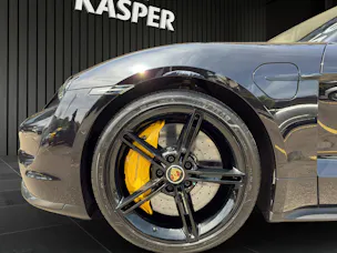 PORSCHE Taycan Turbo S