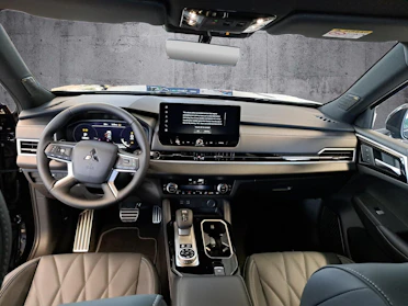 MITSUBISHI OUTLANDER 11