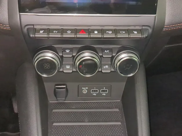 Renault Captur 1.6 E-Tech 145 E-Tech Iconic DHT