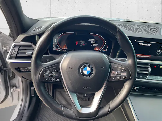 BMW 330d xDr. 48V Tour. Luxur