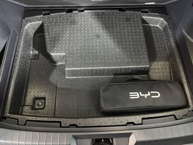 BYD Seal U DM-i Design AWD