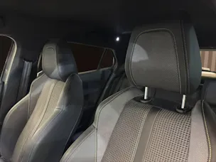 Peugeot 2008 1.2 PureTech GT EAT8