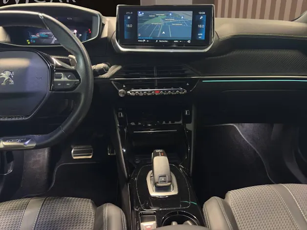 Peugeot 2008 1.2 PureTech GT EAT8