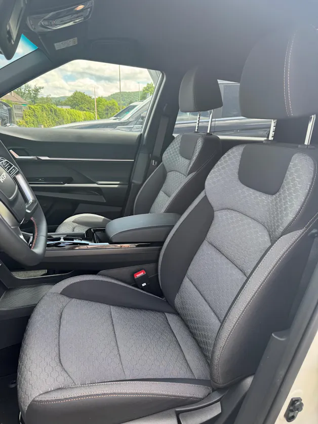 KGM -SsangYong Torres 1.5 TGDI Hybrid Platinum AT