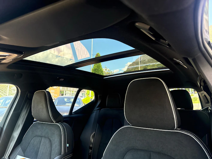 immagine del veicolo VOLVO EX40