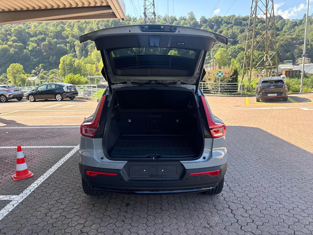 VOLVO EX40 Twin Black Edition AWD