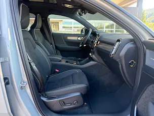 VOLVO EX40 Twin Black Edition AWD