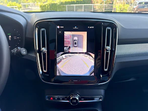 https://vehicle.imgix.net/4344000/f4b9e213-c74c-4179-aa39-2e553e6749fb.jpg