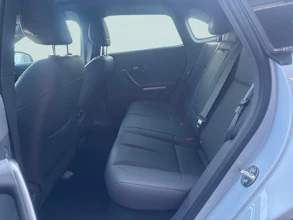https://vehicle.imgix.net/4344058/f4e665b8-52a8-4e5e-91e6-e12e4586a1ff.jpg