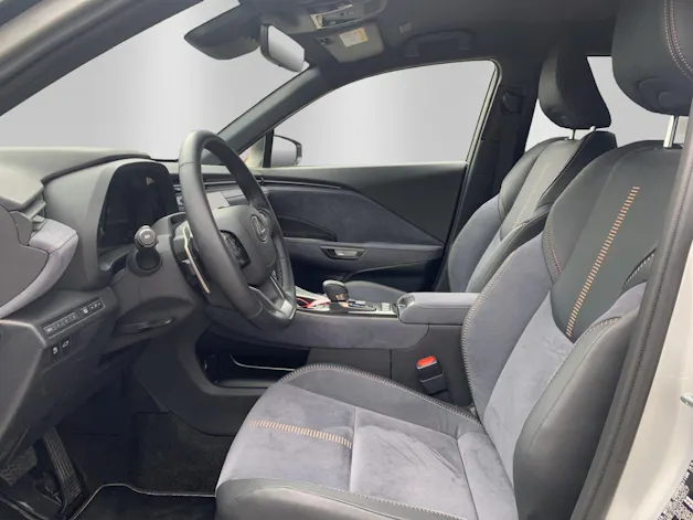 Lexus LBX 1.5 Hybrid Cool AWD