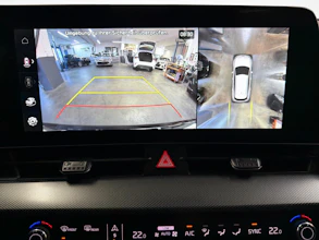 https://vehicle.imgix.net/4344163/d32c68a2-7e11-4dba-ac9d-6d003240c24f.jpg