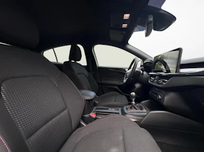 Fahrzeugbild FORD Focus 1.0i EcoB Hybrid 155 ST-Line
