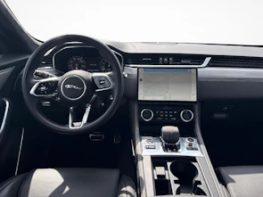 Fahrzeugbild JAGUAR F-Pace 2.0 P400e R-Dynamic HSE AWD