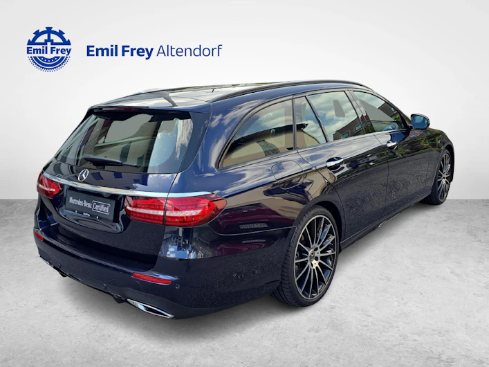 image du véhicule MERCEDES-BENZ E 220