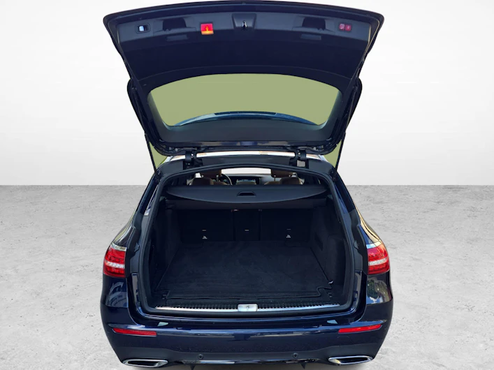 image du véhicule MERCEDES-BENZ E 220