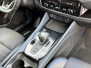 Nissan Qashqai 1.3 DIG-T 158 Premiere Edition