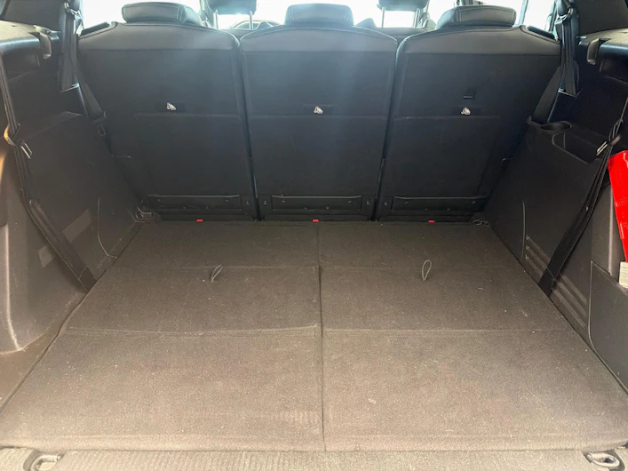 immagine del veicolo PEUGEOT 5008